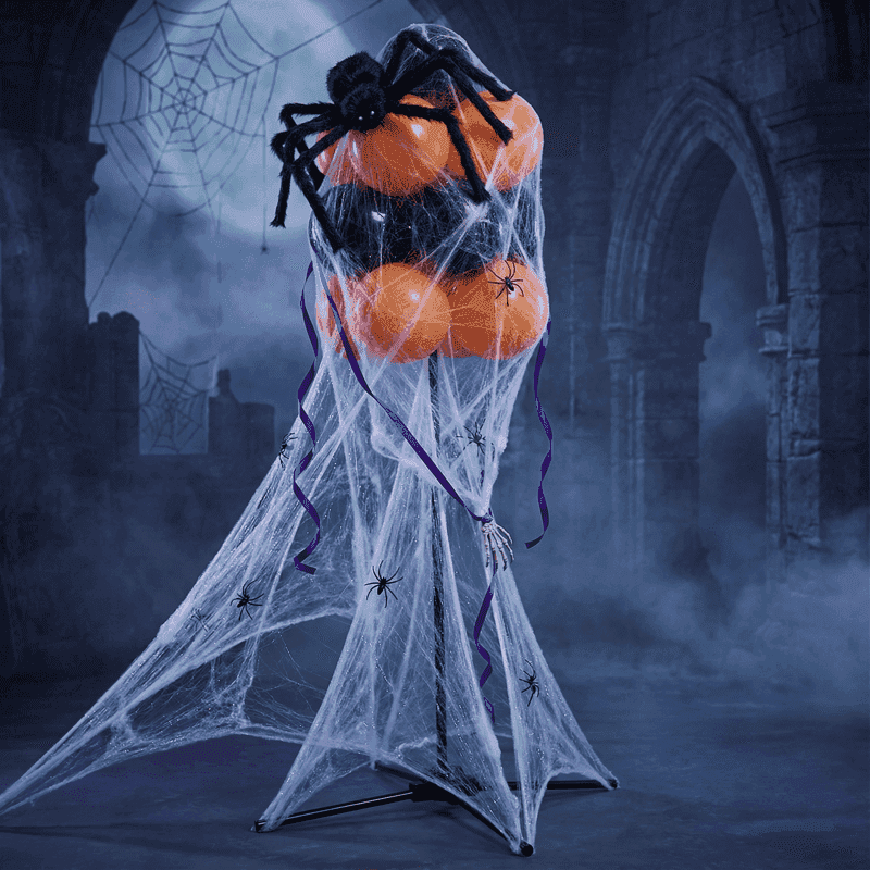 Grappe de ballons PilaMania debout décorée pour Halloween avec une grande araignée décorative, une toile d'araignée étendue et de petites araignées — décoration de ballons d'Halloween réutilisable de style gothique chic