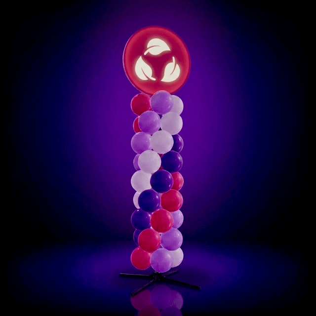 Colonne de ballons PilaMania avec panneau LED lumineux pour branding et visibilité de marque