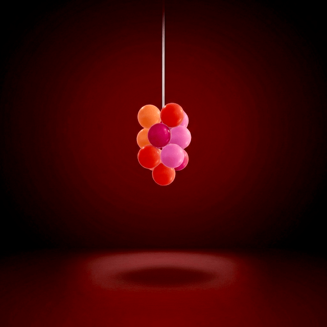 Grappe de ballons PilaMania suspendue avec 13 ballons pour montage au plafond